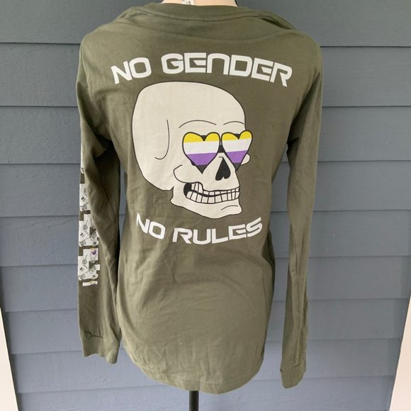 Tops - Skull Long Sleeve Tee Shirt Sz S Longer Length
